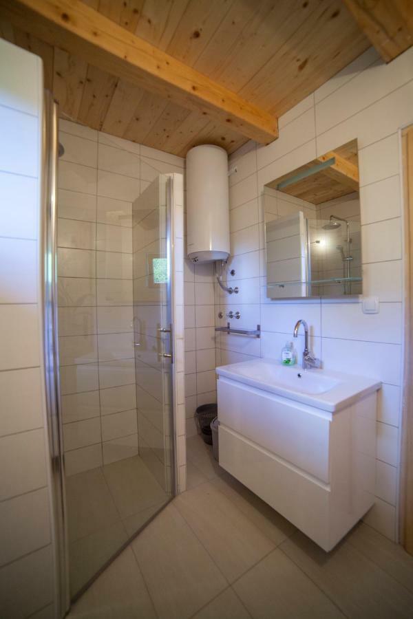 Holiday Homes Eko Klanac Rakovica Eksteriør billede