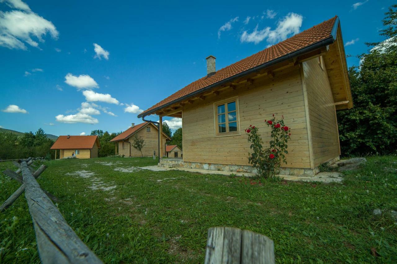 Holiday Homes Eko Klanac Rakovica Eksteriør billede